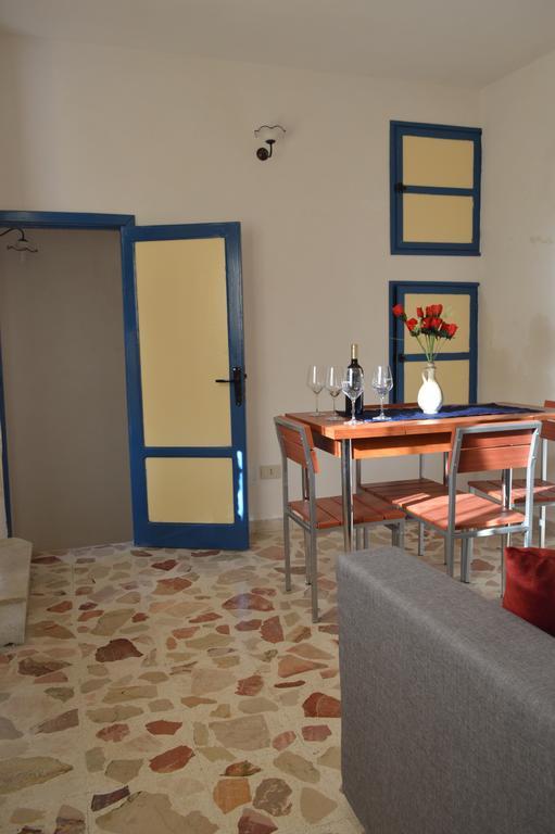 קאסטלמארה דל גולפו Don Vito'S Apartments חדר תמונה